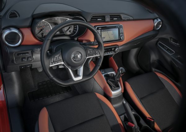 Nissan - view 3